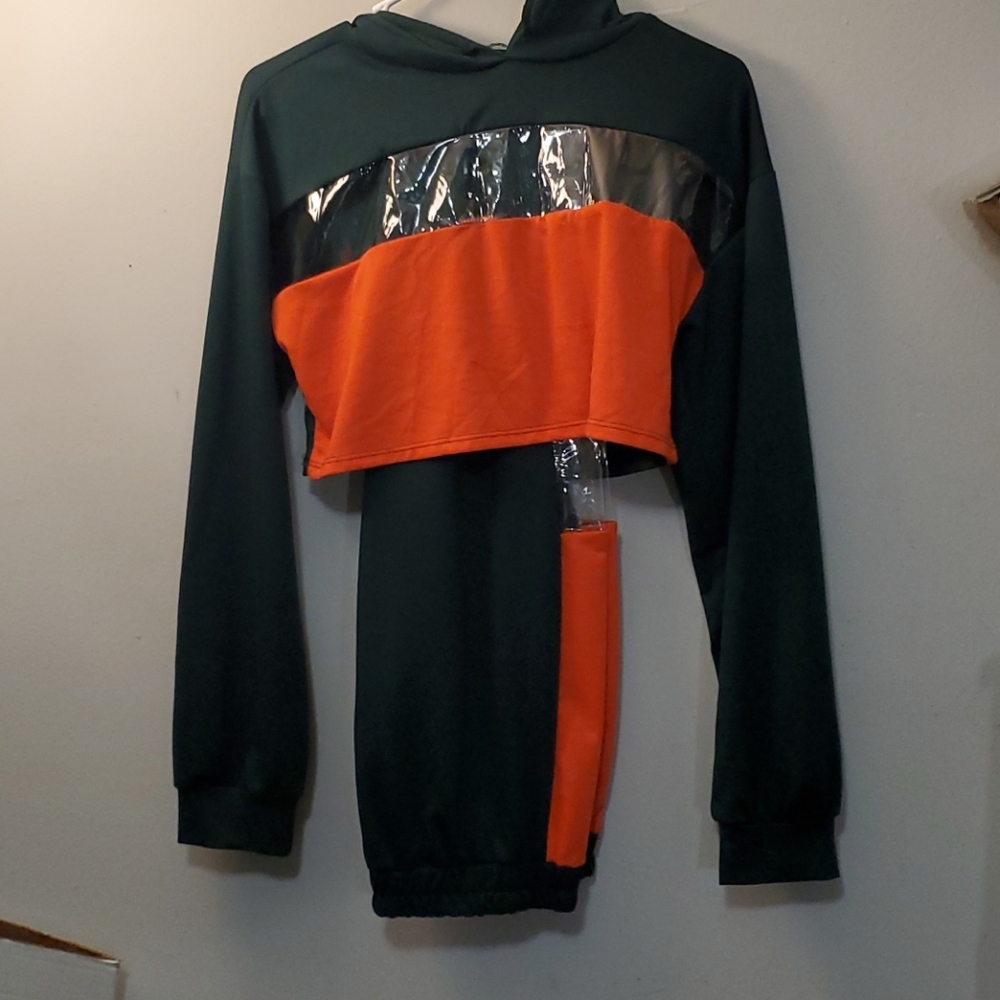 Clothes - Picture 4 of 4